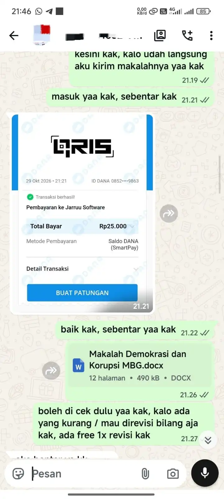 Screenshot chat WhatsApp: bukti pembayaran DANA Rp25.000 ke Jaruu Software, lalu admin mengirim file makalah 12 halaman dan menawarkan revisi gratis 1x.